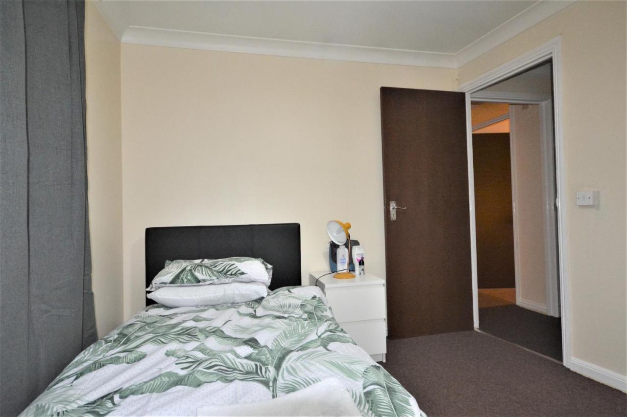 London Zone 2 Lovely 4 Bedroom Apartment - 3 Trowbridge Road Londres Exterior foto