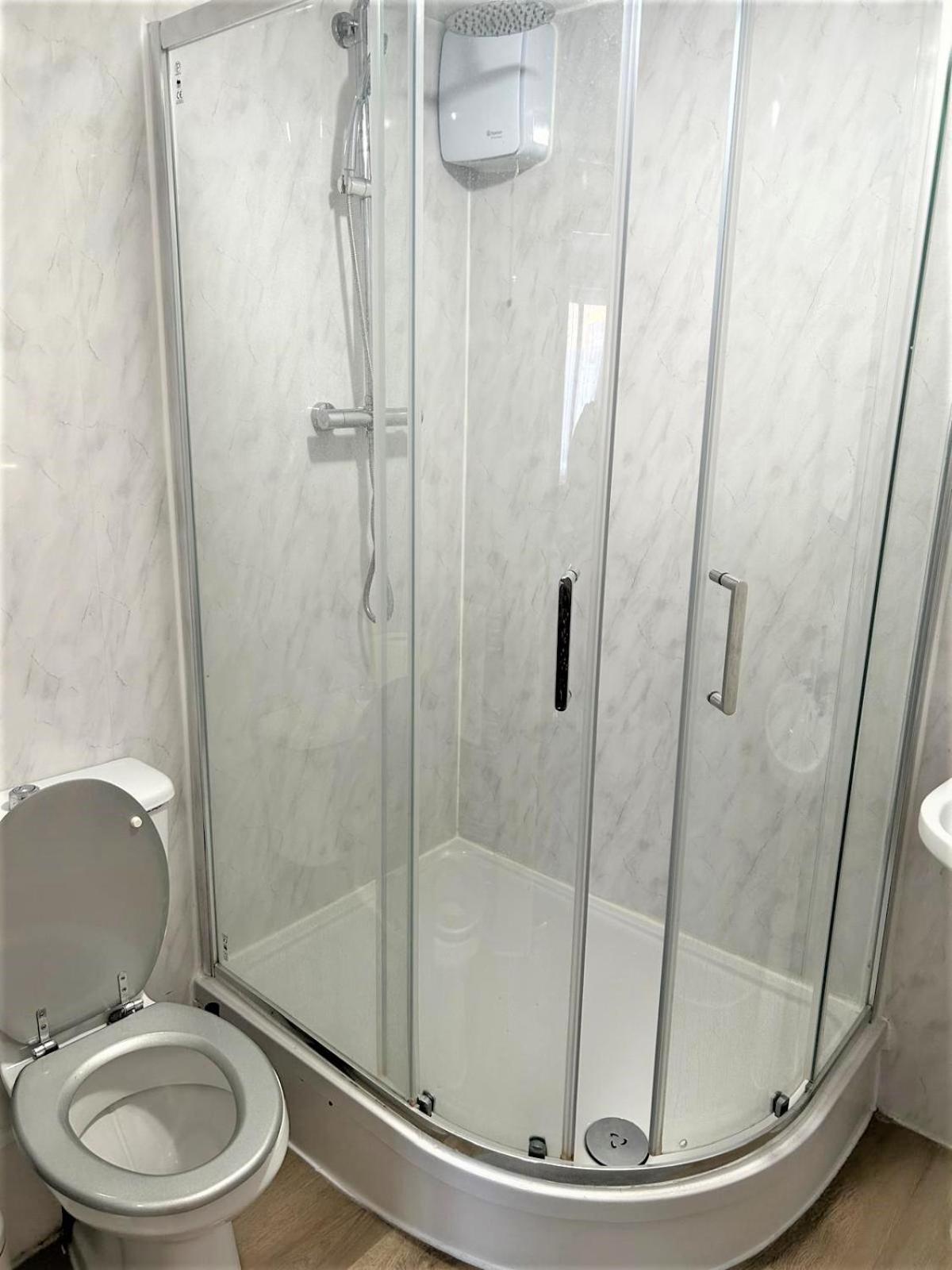 London Zone 2 Lovely 4 Bedroom Apartment - 3 Trowbridge Road Londres Exterior foto